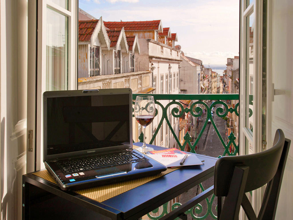 Lisbon Colours Bairro Alto Apartments Exterior photo